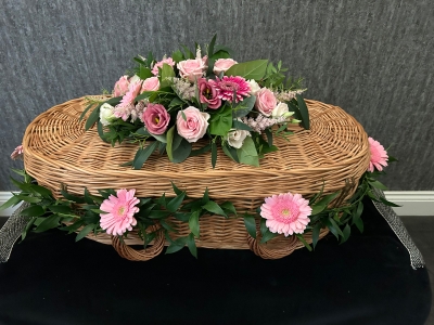 Infant casket garland