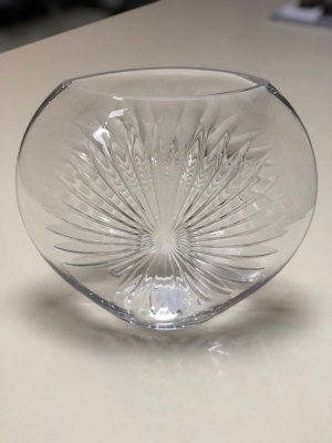 Glass daisy disc vase